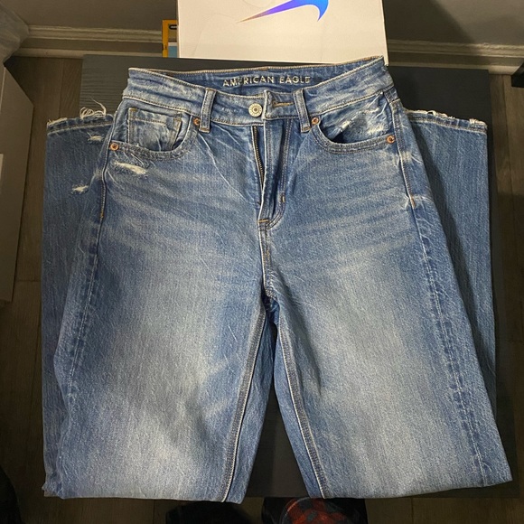 American Eagle Mom Jeans - Picture 2 of 3